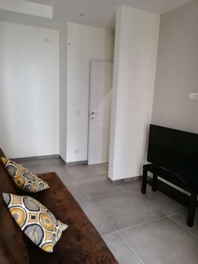 Dimora San Ferdinando 2 Apartment Bari Exterior photo